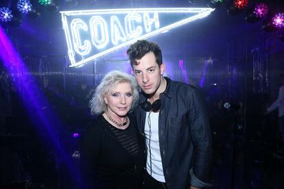 Debbie Harry y Mark Ronson.