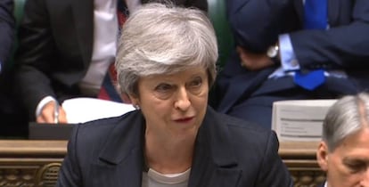 La primera ministra británica, Theresa May, en el Parlamento durante la sesión de este miércoles.