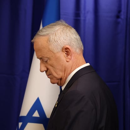 Israeli Minister Benny Gantz reacts on the day he addresses the media after his ultimatum to withdraw his centrist party from Israeli Prime Minister Benjamin Netanyahu?s emergency government expired, in Ramat Gan, Israel June 9, 2024. REUTERS/Nir Elias