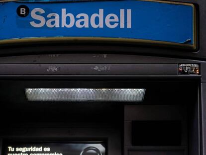 Cajero automático de Banco Sabadell.