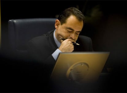 Javier Balza, ayer, durante la comparecencia en comision en la Cámara vasca.