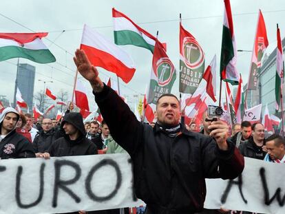 Manifestaci&oacute;n del grupo neonazi h&uacute;ngaro Jobbik.