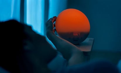 Lámpara Philips SmartSleep Wake-up Light  en uso