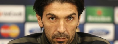 El portero del Juventus, Buffon, durante la rueda de prensa en Donetsk.