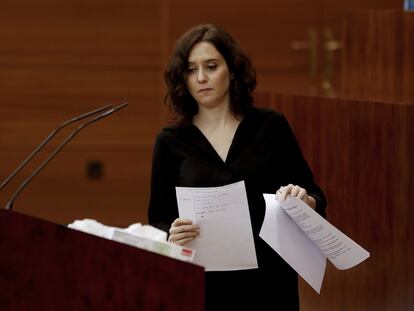 La presidenta regional, Isabel Díaz Ayuso, durante su intervención en el pleno monográfico sobre la gestión de la crisis del coronavirus en la Asamblea de Madrid.