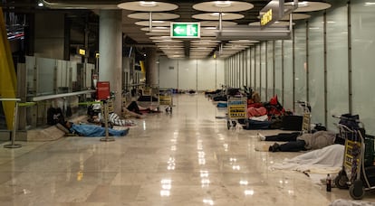 La planta uno de la Terminal 4 donde han sido reubicadas las personas sin hogar.