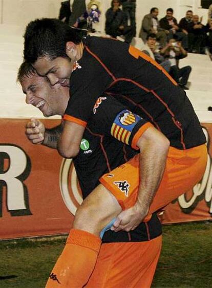 El centrocampista del Valencia celebra su gol ante el Alcoyano