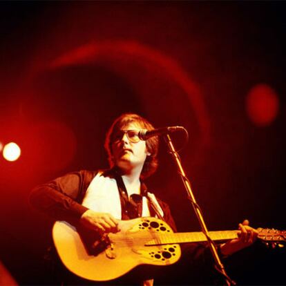 Gerry Rafferty durante un concierto en 1980.