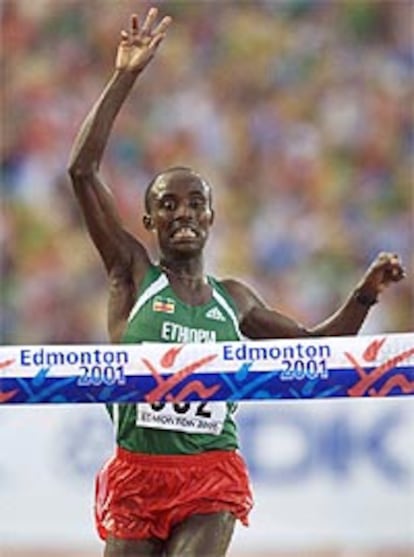 <B><FONT SIZE="2">El etíope Abera, campeón del mundo de maratón en Edmonton</B></FONT><P>