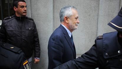 El expresidente andaluz Jos&eacute; Antonio Gri&ntilde;&aacute;n, en 2015 en el Tribunal Supremo.