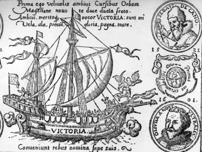 Un grabado de la Nao Victoria fechado hacia 1580, con los retratos en medallón de Fernando de Magallanes (arriba a la izquierda) y Juan Sebastián Elcano (arriba a la derecha). 