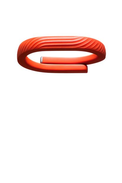 Pulsera de actividad, perfecta para registrar tu actividad física mientras haces deporte y también cuando duermes. Es de Jawbone (149,99 euros).