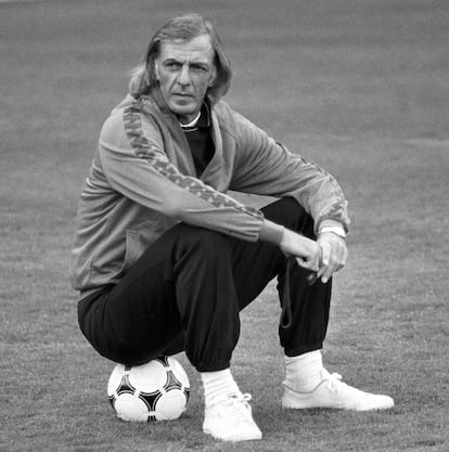 JPZXZ4GALFCOXACYCLK2R5L5I4 - Muere César Luis Menotti, exentrenador del Barcelona y de la Argentina campeona del mundo en 1978