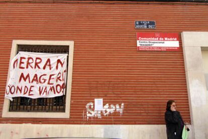 Protesta por el centro de discapacitados Magerit, en Carabanchel.