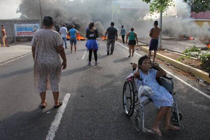 Protestos em Maracaibo em repúdio ao racionamento de energia elétrica obrigado pela seca.