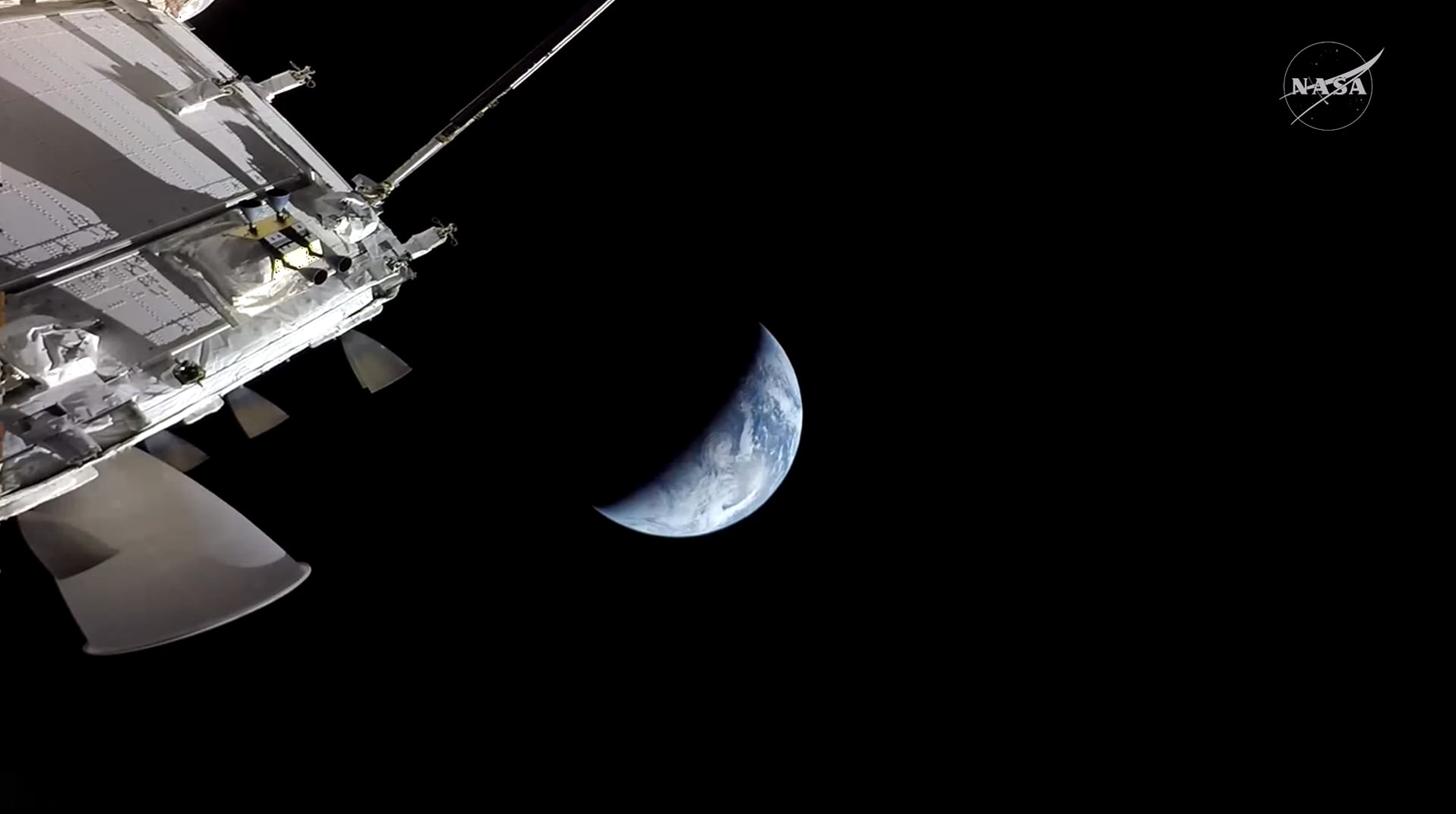 Última hora del regreso de Artemis 2, en directo | La nave Orion completa la última maniobra antes de iniciar la reentrada