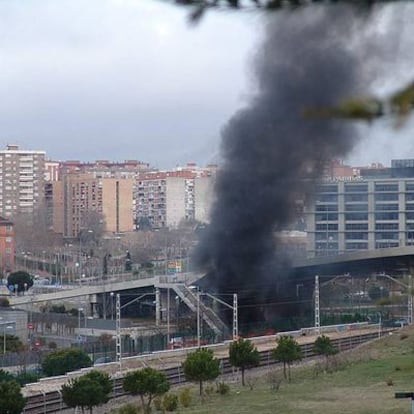 El coche bomba ha hecho explosión junto a un puente que parece no haber sufrido daños