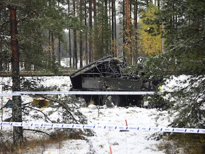 Un cami&oacute;n militar colisionado en el sur de Finlandia este jueves.