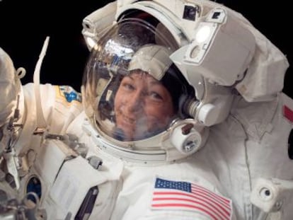 La astronauta fue la primera mujer en comandar la Estación Espacial Internacional