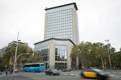 L'edifici de el Deutsche Bank en el centre de Barcelona.