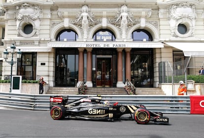 El venezolano Pastor Maldonado, de Lotus, durante los terceros entrernamientos libres.