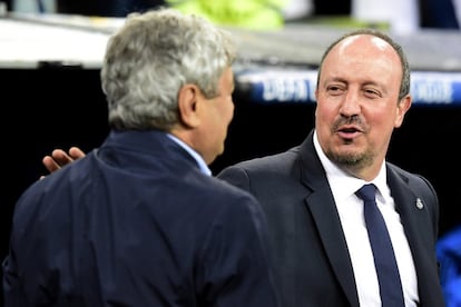 Rafa Benitez saluda a Lucescu 