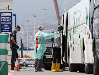 Una persona subsahariana, atendida en el municipio de Güimar, en Tenerife.