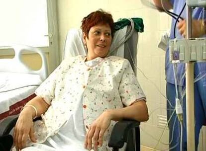 Cinta, la paciente a la que se le ha implantado la turbina en el corazón, en el Hospital de Bellvitge de Barcelona.