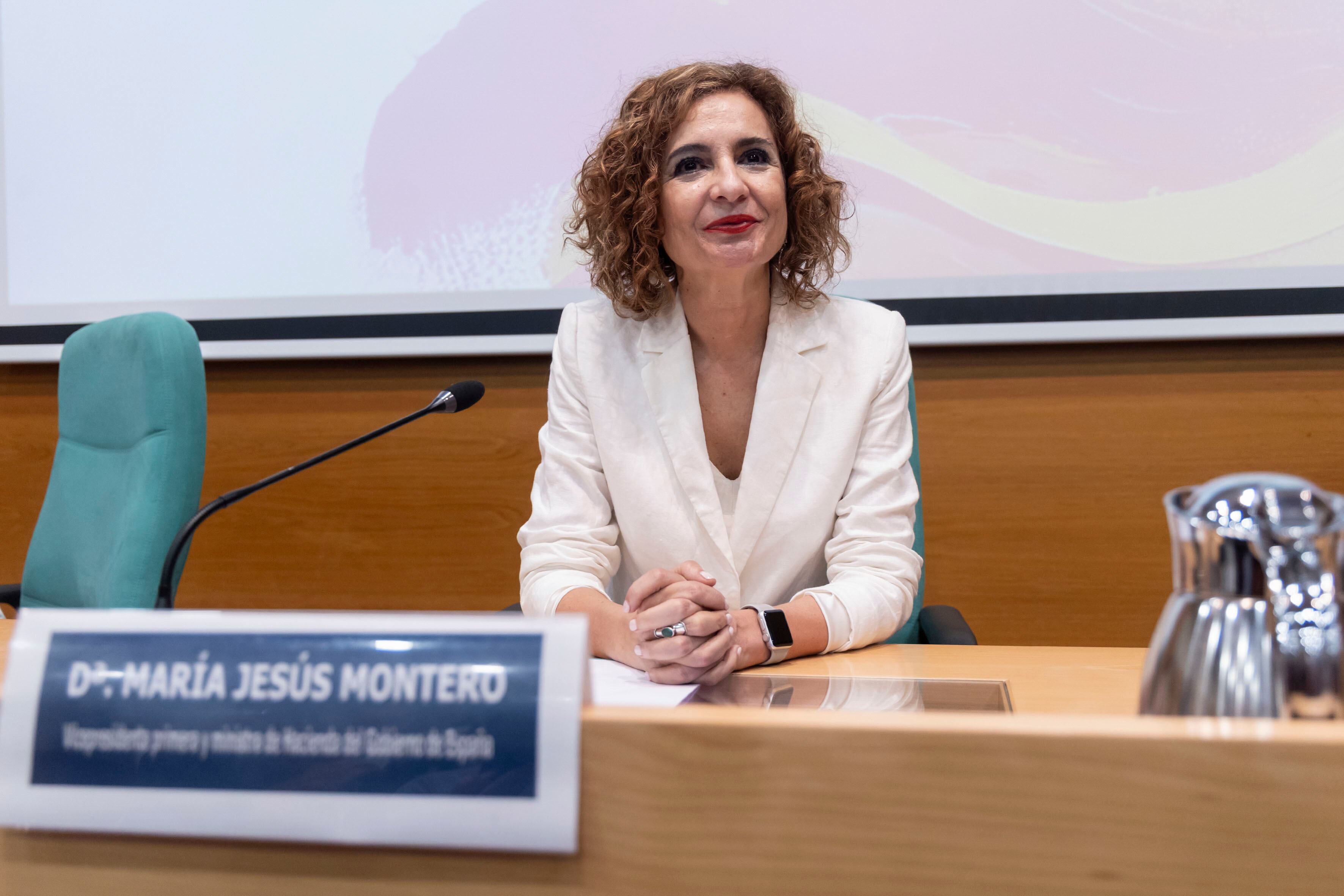 La vicepresidenta primera del Gobierno y ministra de Hacienda, María Jesús Montero, en julio en la Universidad de Málaga. 