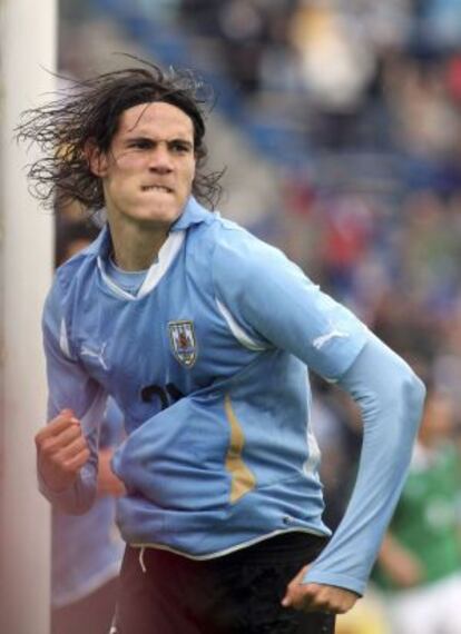 Cavani celebra un gol ante Bolivia