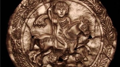 Imagen del medallón visigodo procedente de Peraleda de la Mata.
