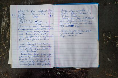 La Constitución brasileña, en su artículo 6, establece que la vivienda es un derecho social. En la foto, el cuaderno de anotaciones de doña Joselita, una de las coordinadoras del edificio ocupado Habib's. En sus notas explica las dificultades que ella y sus allegados sufren para encontrar una vivienda. “No sabemos qué hacer, no tenemos adónde ir”, relata.