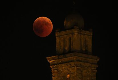 Imagen del eclipse en Córcega. 