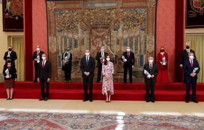 Los Reyes, acompañados por el ministro de Ciencia e Innovación, Pedro Duque, han entregado este lunes los Premios Nacionales de Investigación 2020, en una ceremonia celebrada en el Palacio de El Pardo.