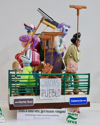 Un homenaje a los voluntarios de la dana ha inspirado el Ninot indultat infantil 2025 de la falla Duque de Gaeta-Pobla de Farnals.