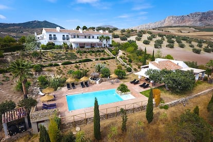 El entorno y el hotel La Posada del Torcal, en la provincia de Málaga. 