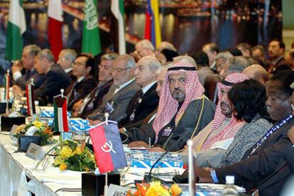 Los representantes de las delegaciones de la OPEP, al inicio de la conferencia en El Cairo.