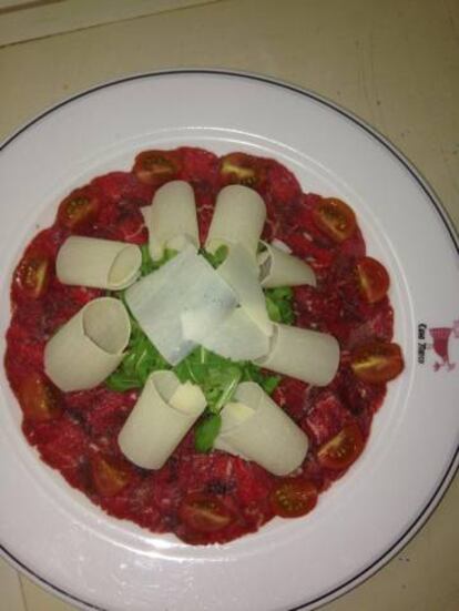 Carpaccio de carne de vaca.