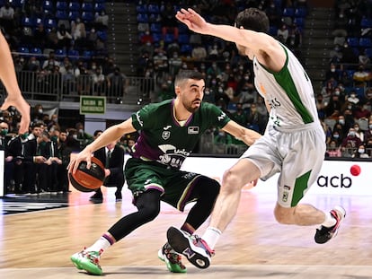 Jaime Fernández y Guillem Vives, en el Unicaja-Joventut del mes pasado. acbphoto