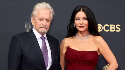 Michael Douglas e Catherine Zeta-Jones na cerimônia do prêmio Emmy, no domingo passado, em Los Angeles.