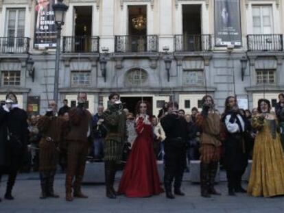 &#039;Duelo de esgrima y palabras&#039;, representada ayer en la plaza de Santa Ana.