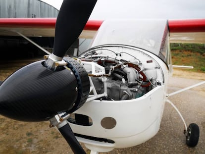 Avioneta con el motor híbrido instalado.