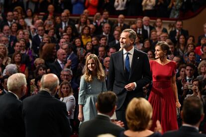 Los Reyes y la princesa Leonor en el Teatro Campoamor en Oviedo para la entrega de los Premios Princesa de Asturias.