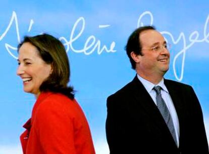 Ségolène Royal y François Hollande, en un acto electoral.