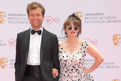 Rye Dag Holmboe and Helena Bonham Carter pose for the press at the Virgin Media British Academy Television Awards in London in 2021. 