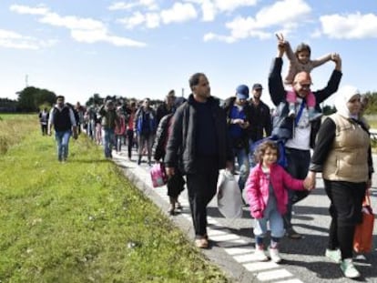 Governo dinamarquês endurece suas leis para dissuadir os solicitantes de asilo e trata quem transporta imigrantes como traficantes de pessoas