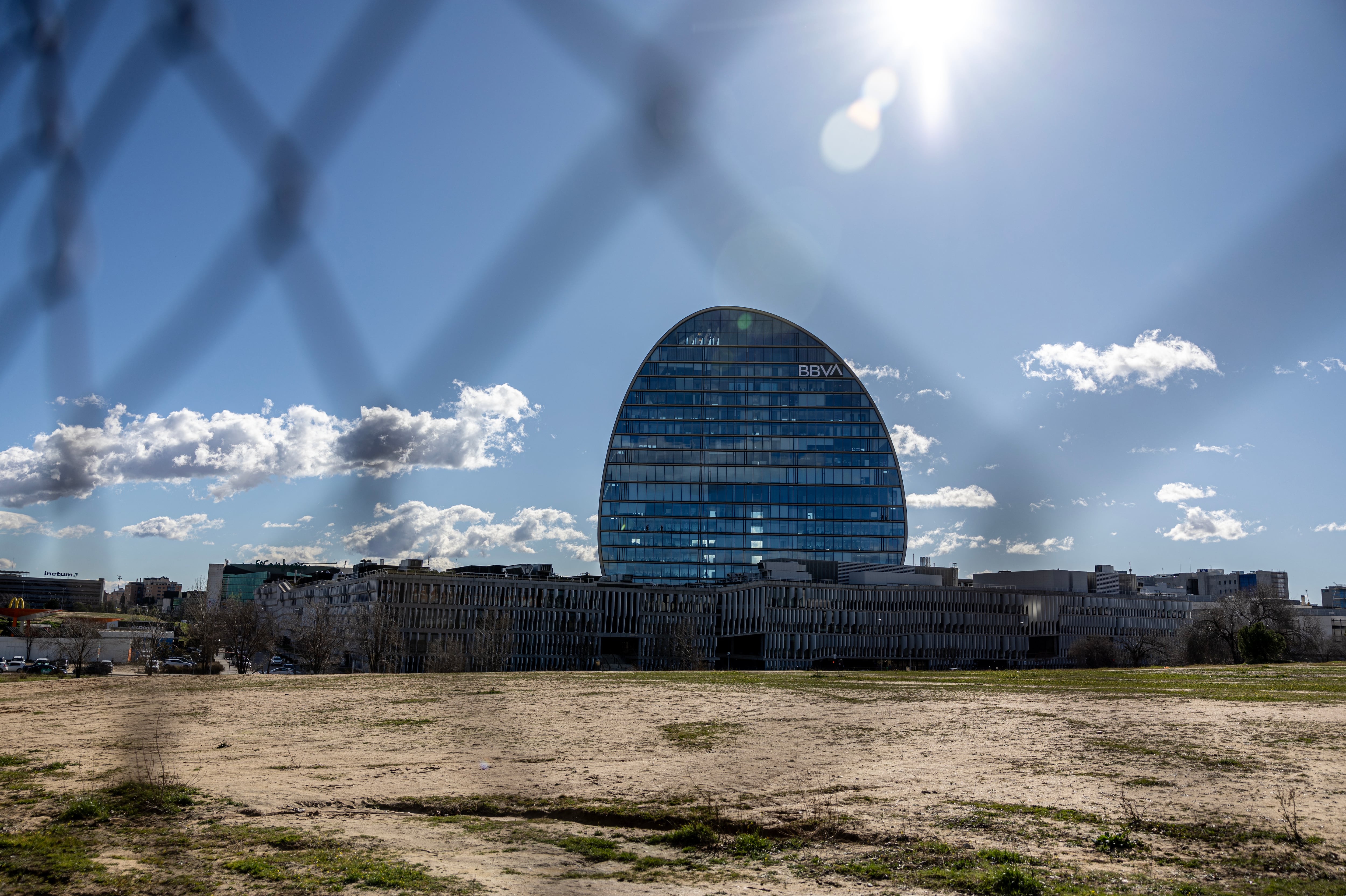 Edificio La Vela, sede del BBVA en Madrid /. Pablo Monge.