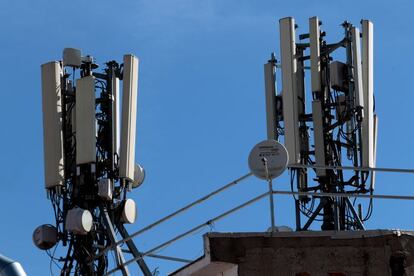 Antenas de telefon&iacute;a m&oacute;vil.