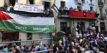Los dos balcones donde se producen los tradicionales pregones de fiestas en Gràcia.