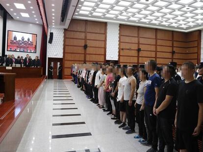 Un juicio en julio de este año a varios acusados de participación organización delictiva en el Tribunal Popular Intermedio de Hohhot, el mismo que juzgó y condenó a Miao Yingchun.